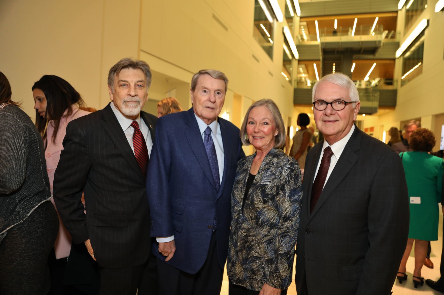 co-chair Tom Eschen, Lifetime Achievement Honoree Jim Lehrer, Honorary Committee Carol and Tom Voss
